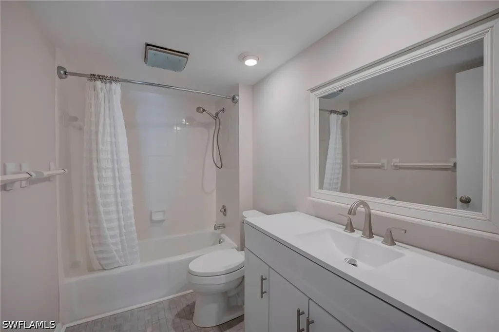 3300 Binnacle Drive Naples FL 34103