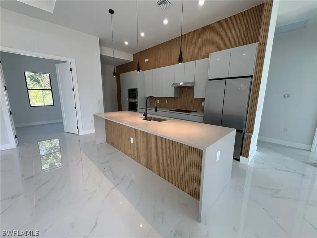 6186 Everglades Boulevard N Naples FL 34120