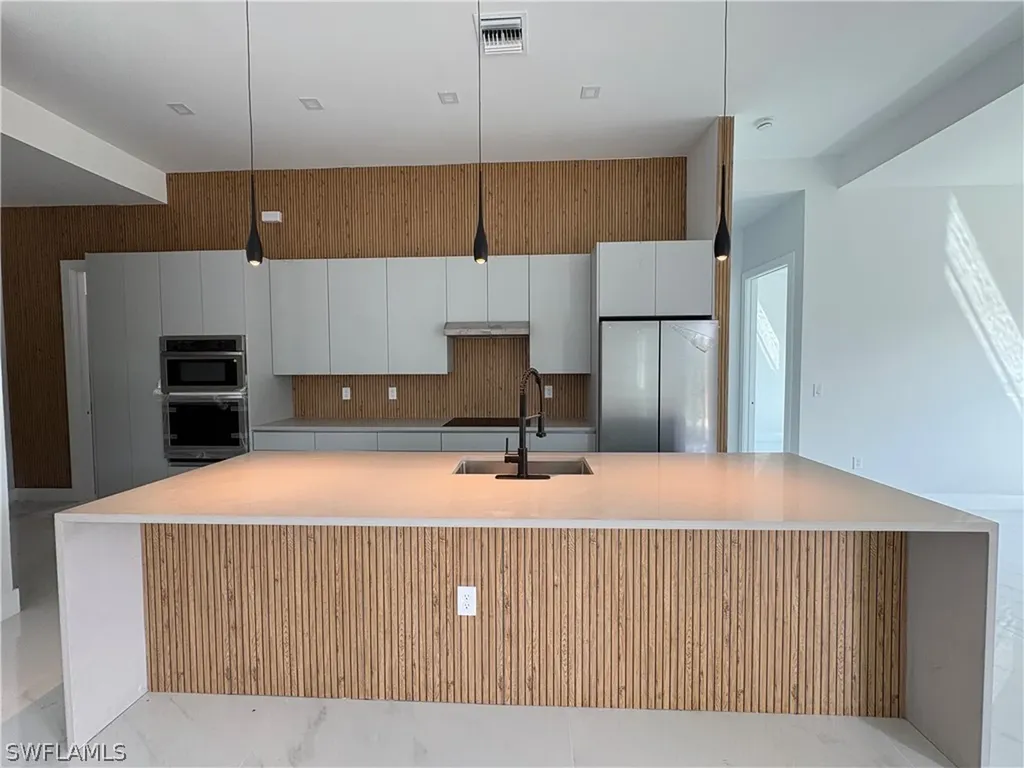 6186 Everglades Boulevard N Naples FL 34120