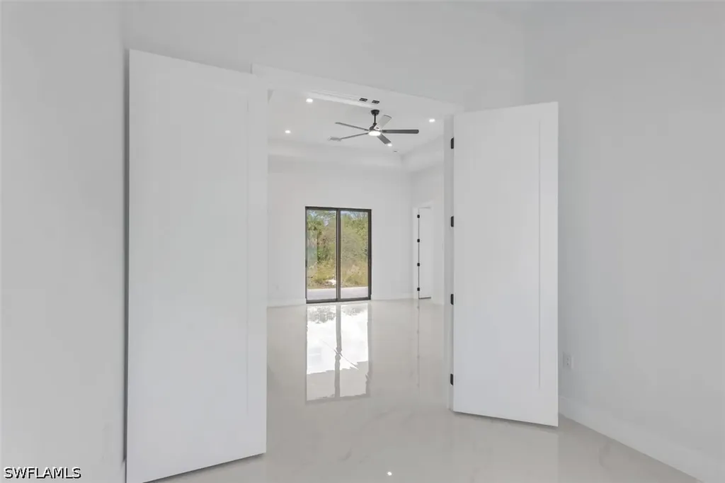 6186 Everglades Boulevard N Naples FL 34120