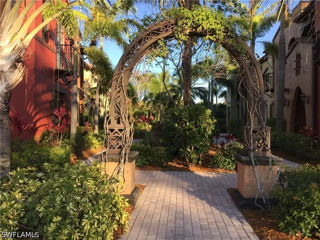 9126 Chula Vista Street Naples FL 34113
