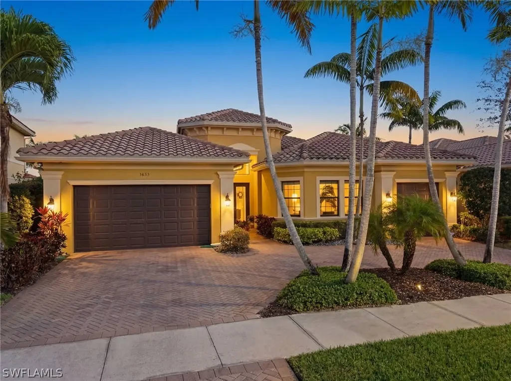 Naples FL, 3633 Santaren Court