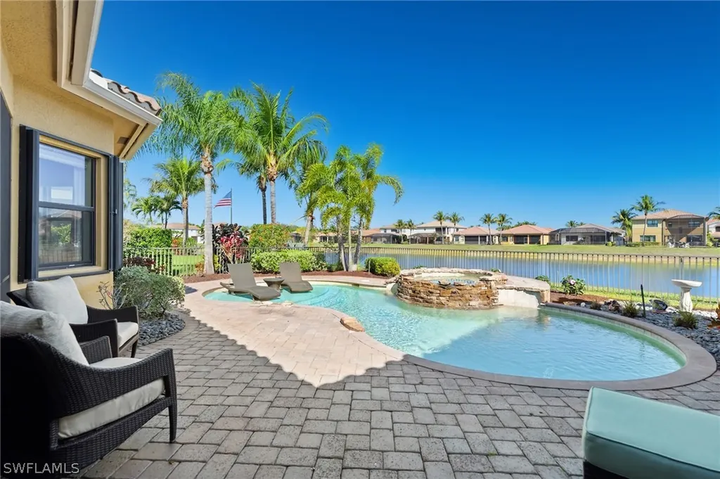3633 Santaren Court Naples FL 34119