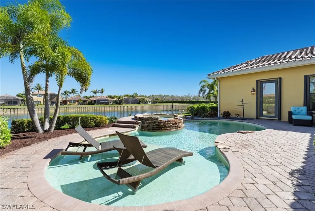 3633 Santaren Court Naples FL 34119