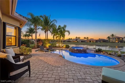3633 Santaren Court Naples FL 34119