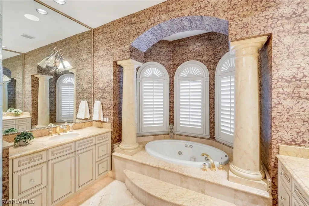 2350 Cheshire Lane Naples FL 34109