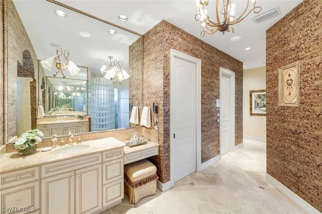 2350 Cheshire Lane Naples FL 34109