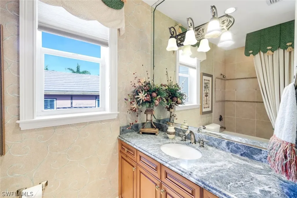 2350 Cheshire Lane Naples FL 34109