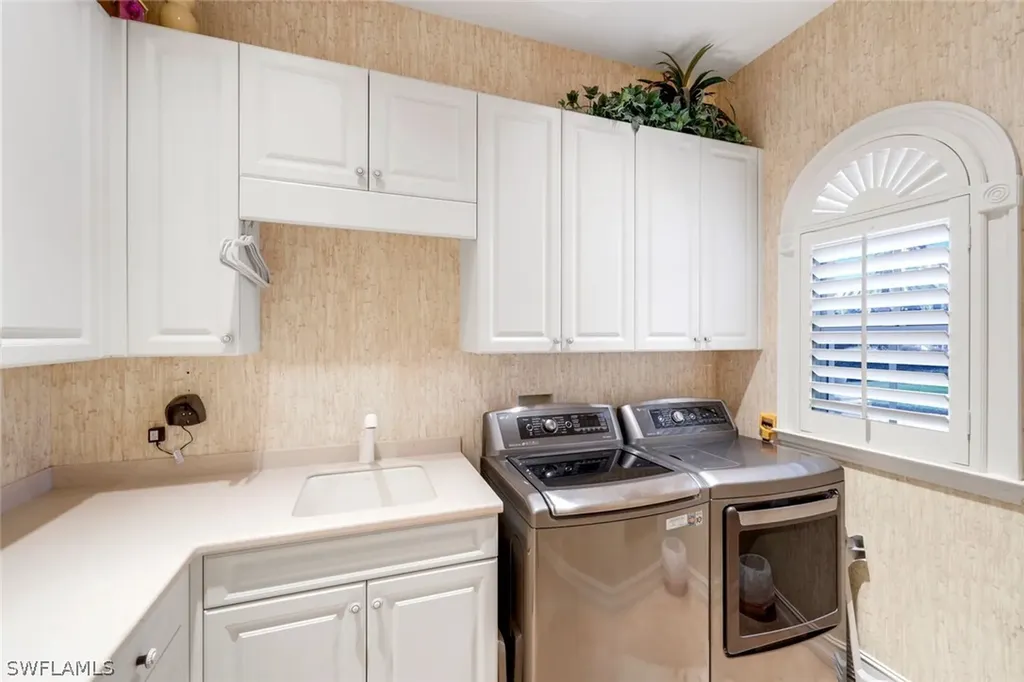 2350 Cheshire Lane Naples FL 34109