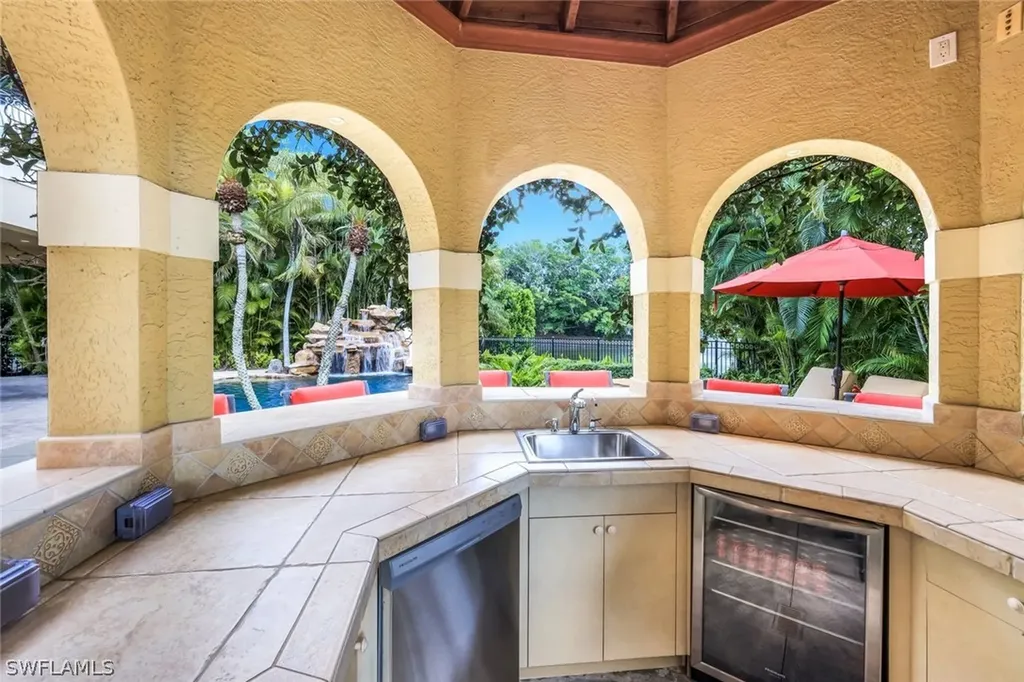 2350 Cheshire Lane Naples FL 34109