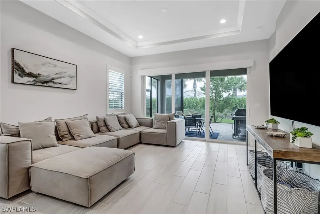 9032 Saint Lucia Drive Naples FL 34114