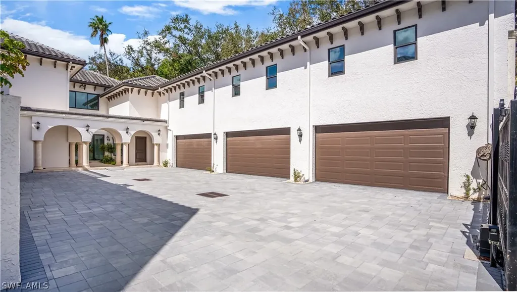 13323 Rosewood Lane Naples FL 34119