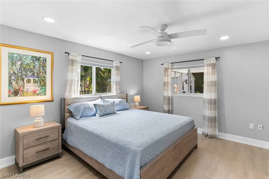 699 99th Avenue N Naples FL 34108