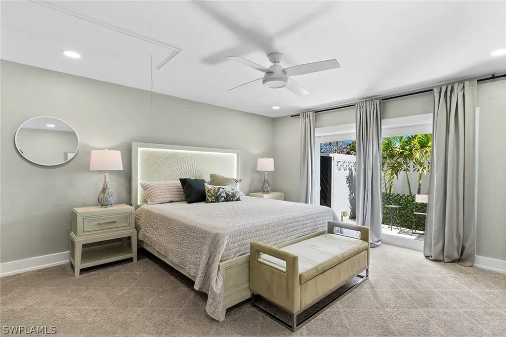 699 99th Avenue N Naples FL 34108