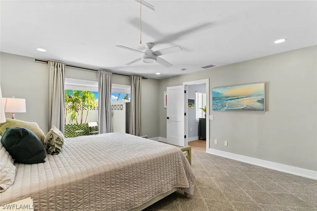 699 99th Avenue N Naples FL 34108