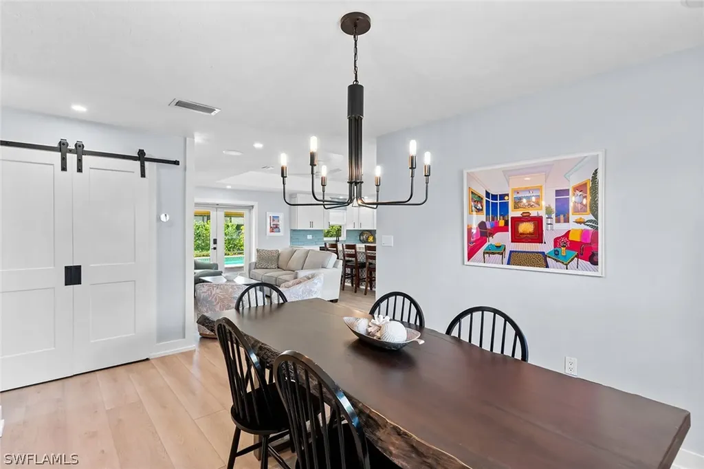 699 99th Avenue N Naples FL 34108