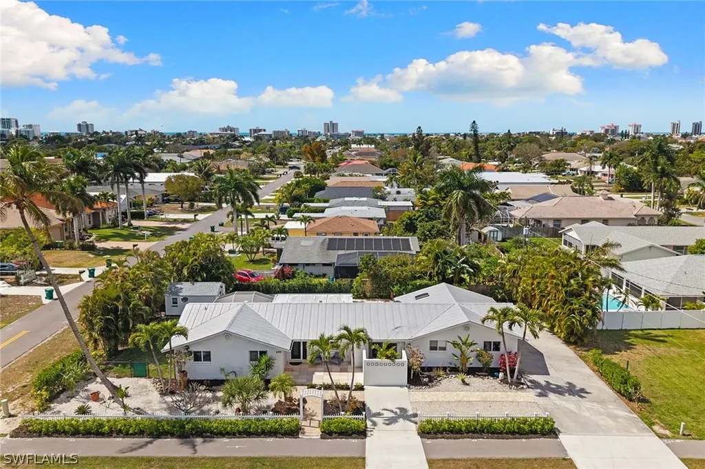 699 99th Avenue N Naples FL 34108