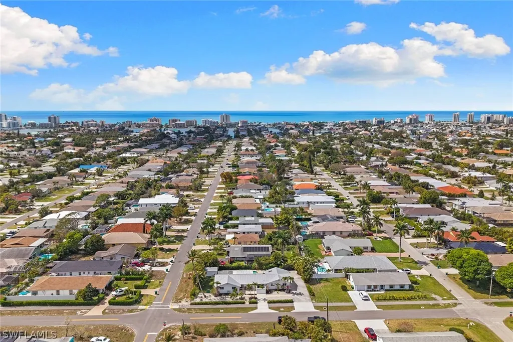 699 99th Avenue N Naples FL 34108