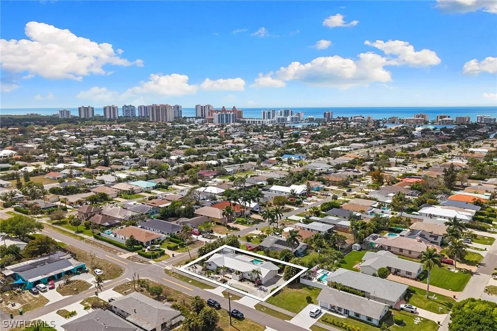 699 99th Avenue N Naples FL 34108