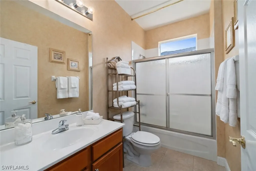 4832 Cerromar Drive Naples FL 34112