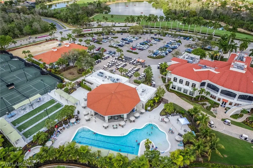 4832 Cerromar Drive Naples FL 34112