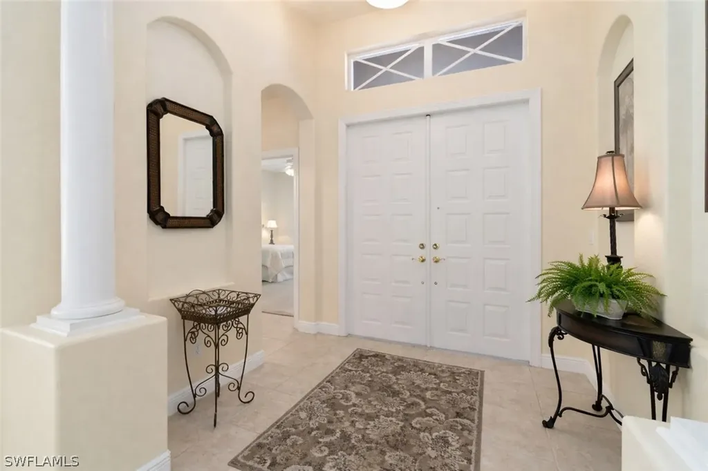 4832 Cerromar Drive Naples FL 34112