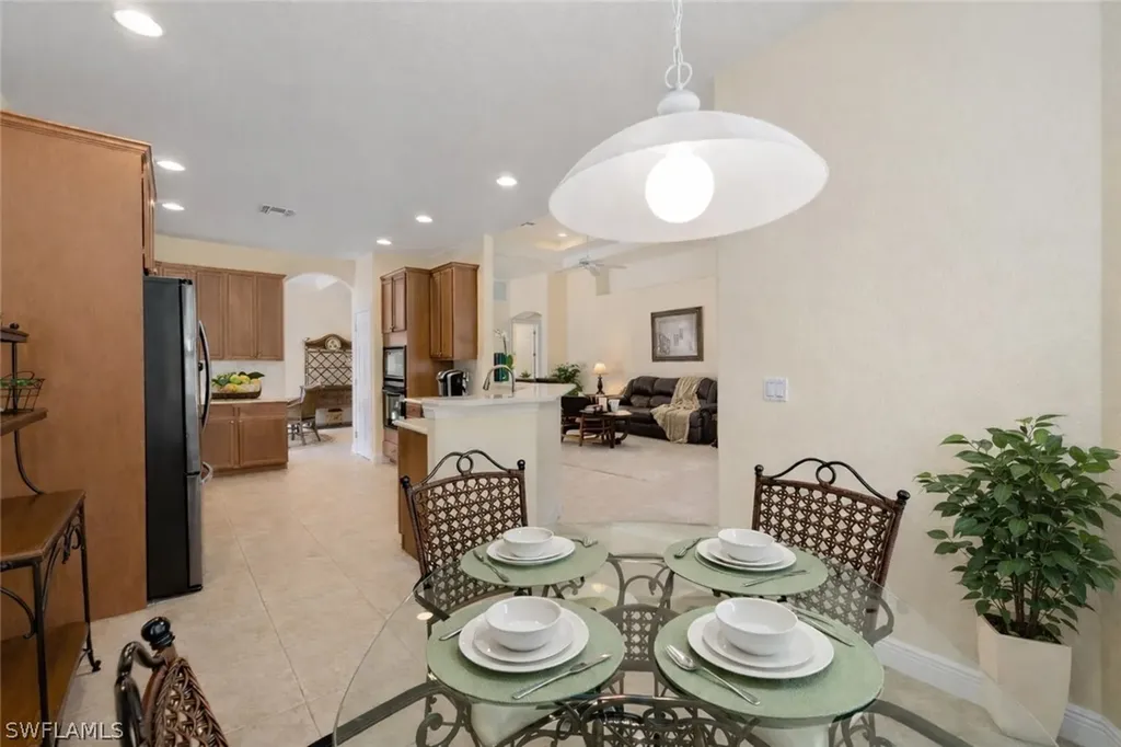 4832 Cerromar Drive Naples FL 34112