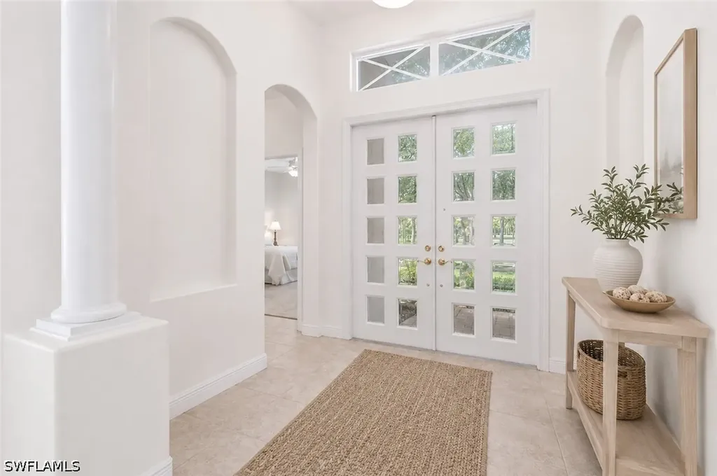 4832 Cerromar Drive Naples FL 34112