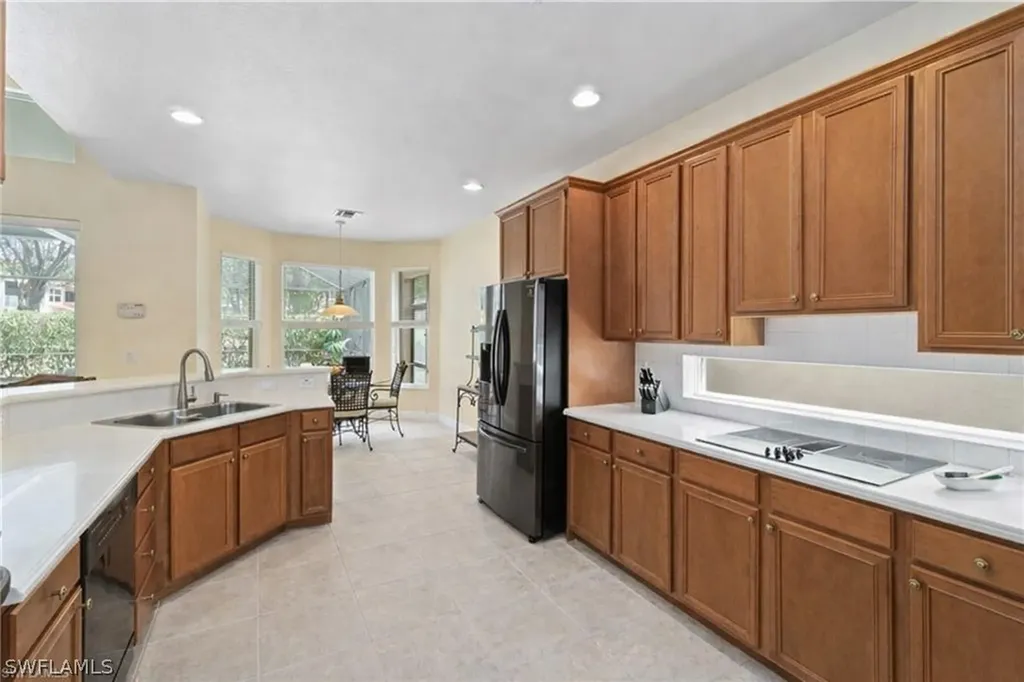 4832 Cerromar Drive Naples FL 34112