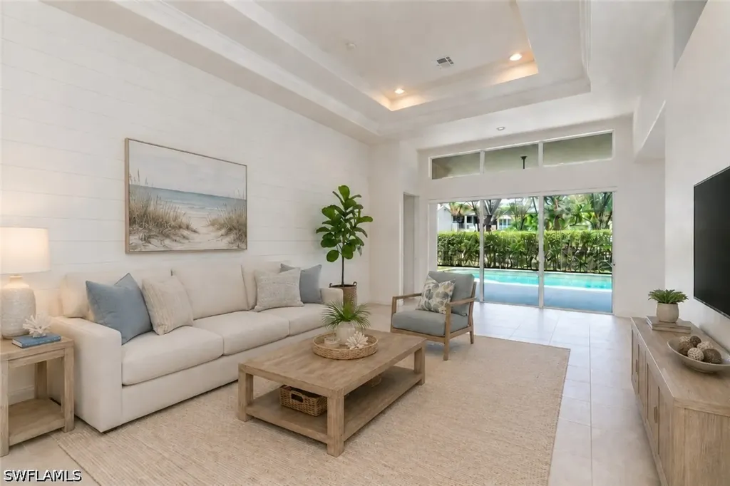4832 Cerromar Drive Naples FL 34112