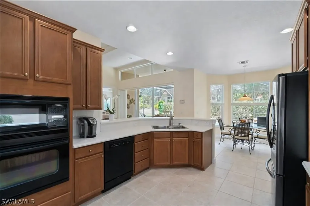 4832 Cerromar Drive Naples FL 34112