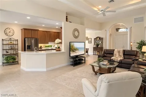 4832 Cerromar Drive Naples FL 34112