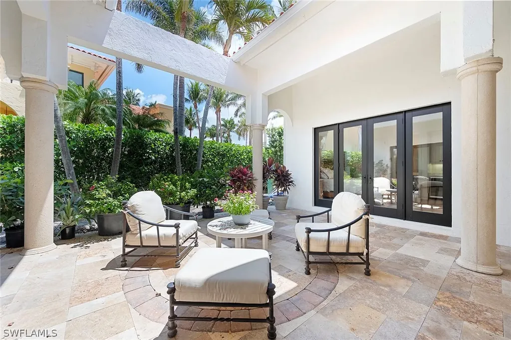 2749 Medallist Lane Naples FL 34109
