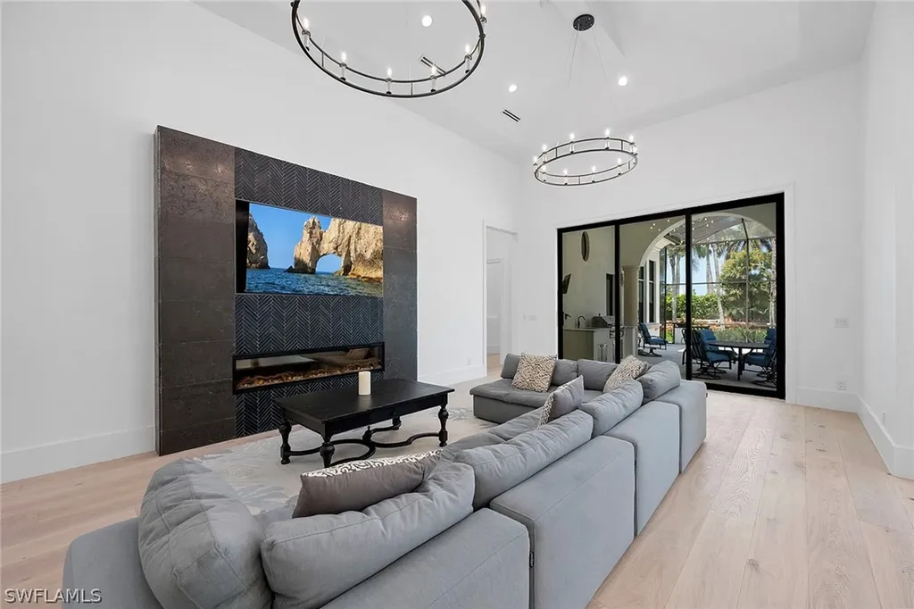 2749 Medallist Lane Naples FL 34109
