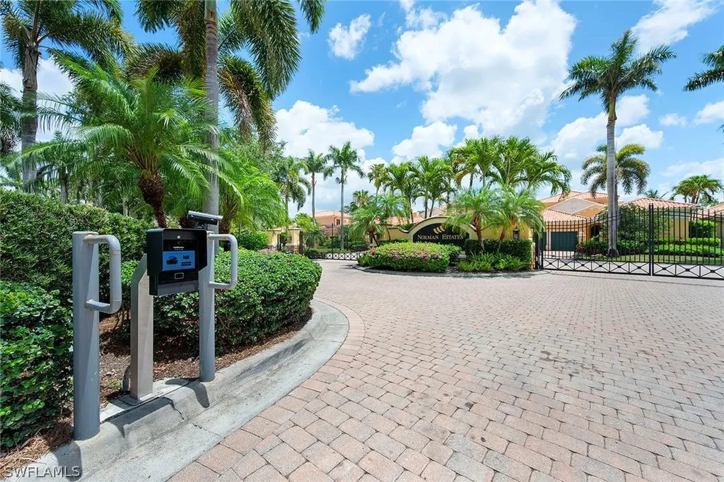 2749 Medallist Lane Naples FL 34109