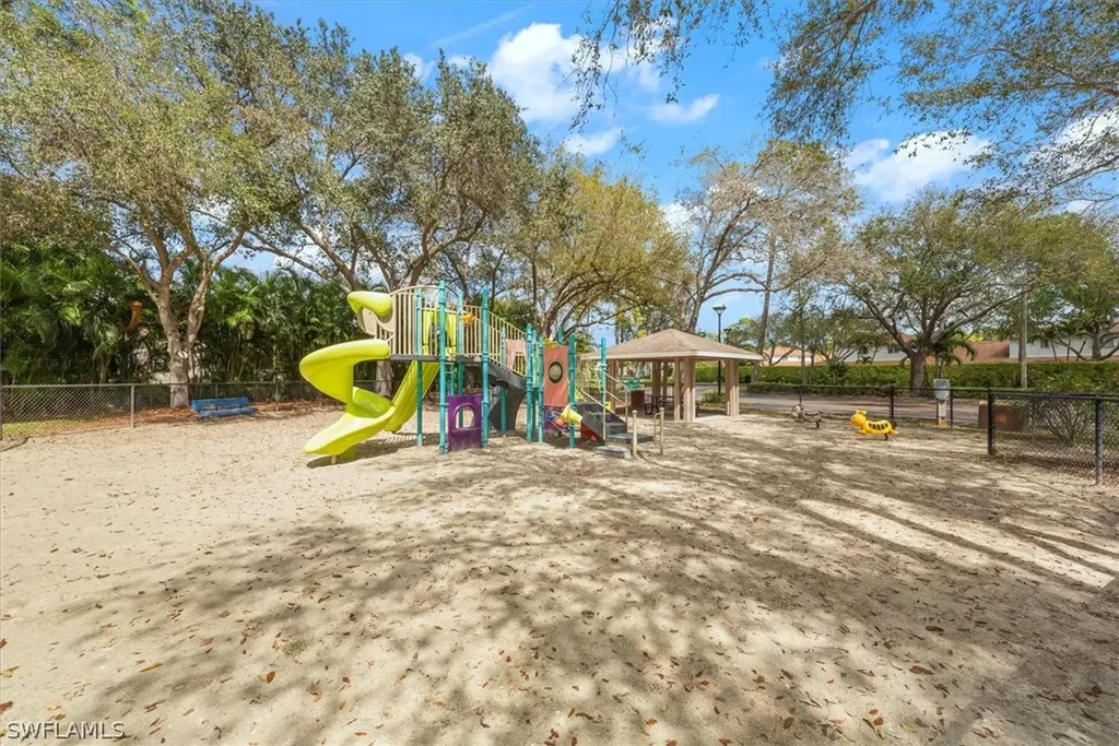 1435 Vintage Lane Naples FL 34104