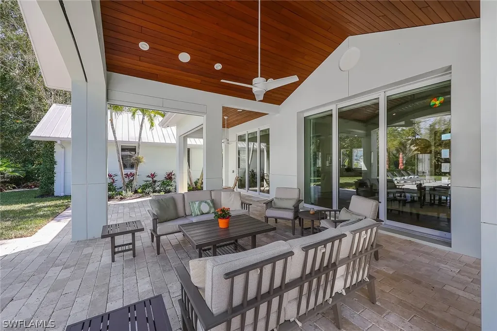 1438 Murex Drive Naples FL 34102