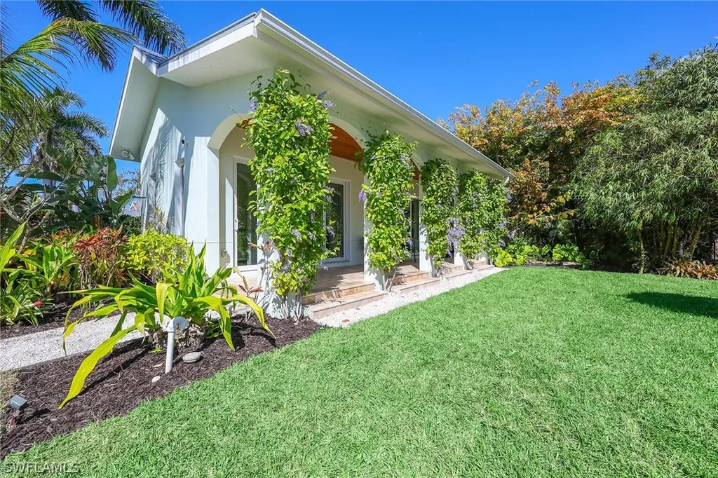 1438 Murex Drive Naples FL 34102
