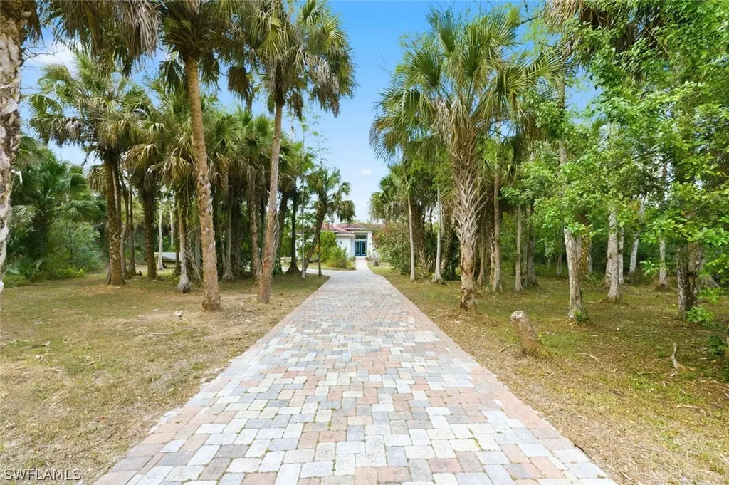 181 35th Avenue NE Naples FL 34120