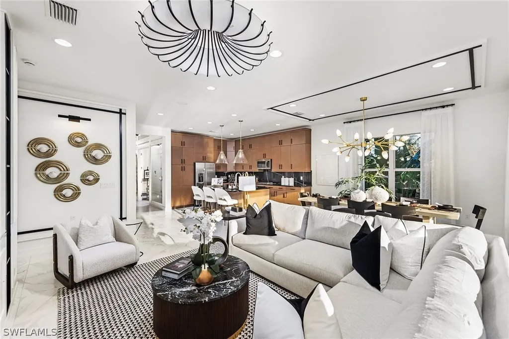 VALENCIA SKY FL, 2741 Durham Circle