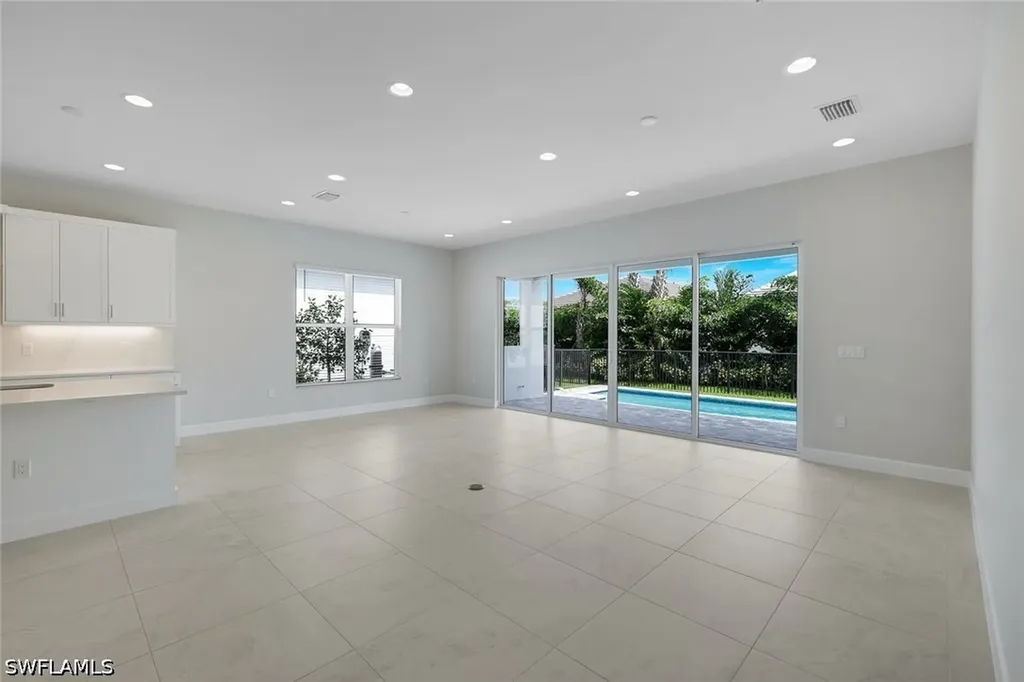 2741 Durham Circle Valencia Sky FL 34112