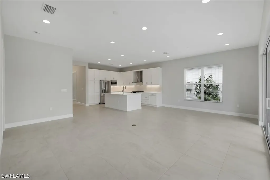 2741 Durham Circle Valencia Sky FL 34112