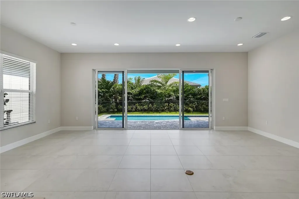 2741 Durham Circle Valencia Sky FL 34112