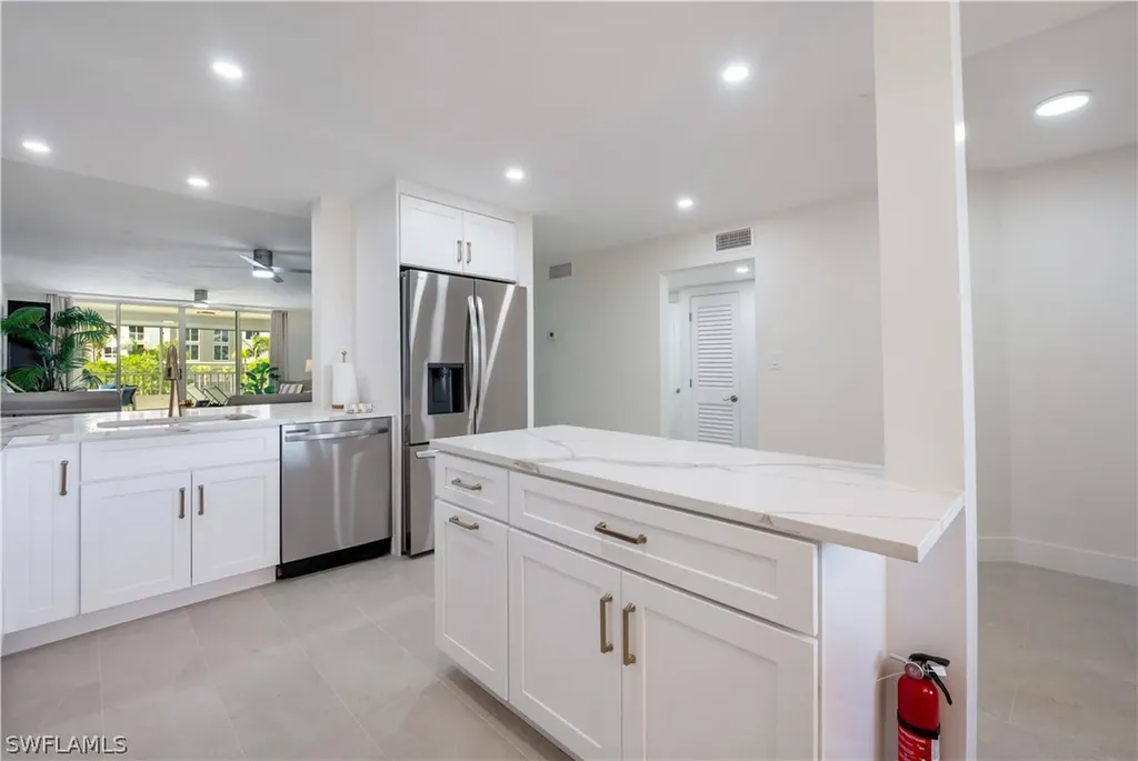 11118 Gulf Shore Drive Naples FL 34108