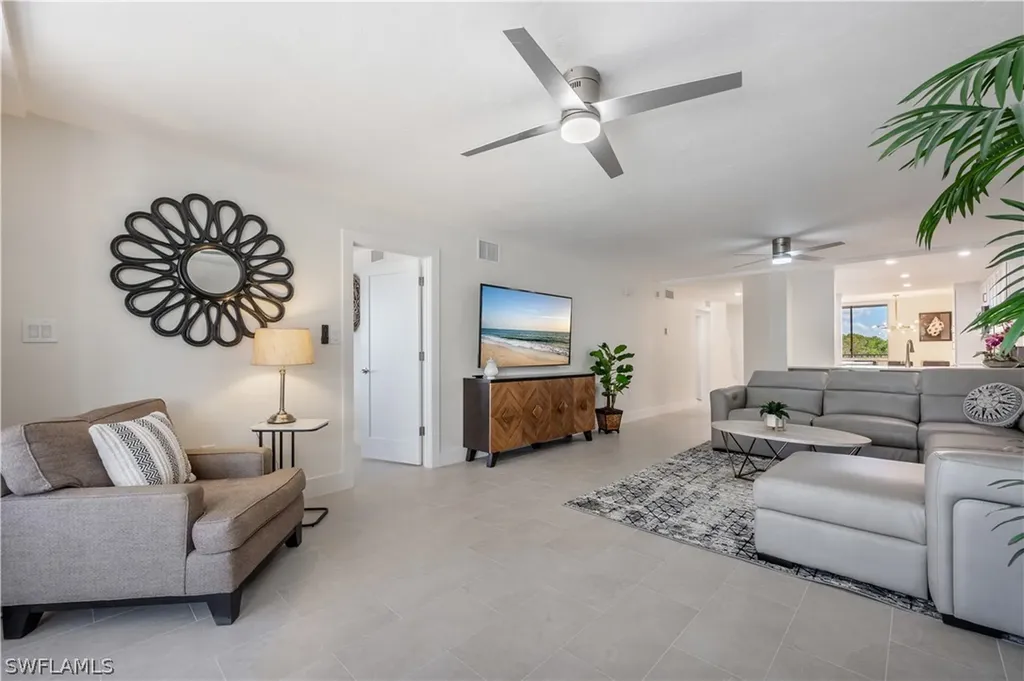11118 Gulf Shore Drive Naples FL 34108