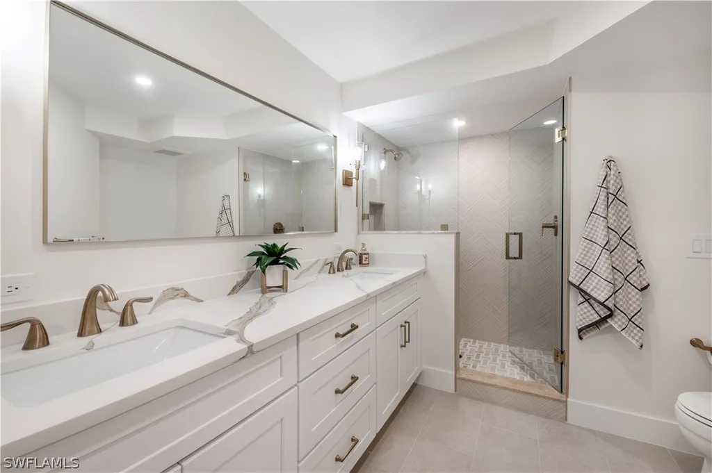 11118 Gulf Shore Drive Naples FL 34108