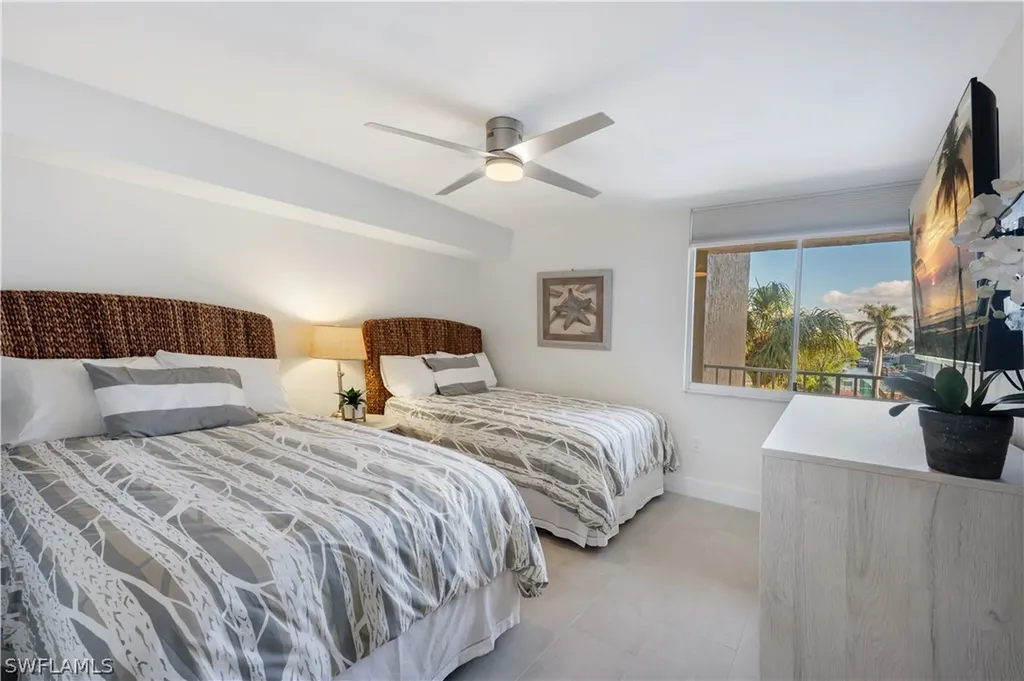 11118 Gulf Shore Drive Naples FL 34108