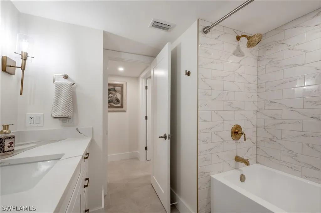 11118 Gulf Shore Drive Naples FL 34108