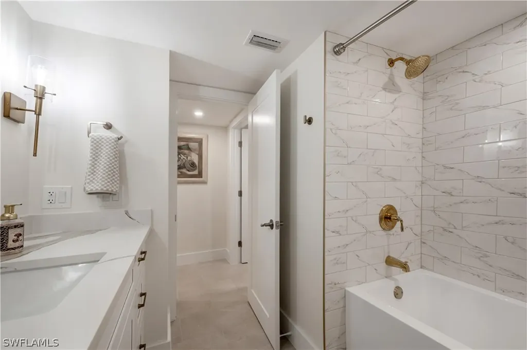 11118 Gulf Shore Drive Naples FL 34108