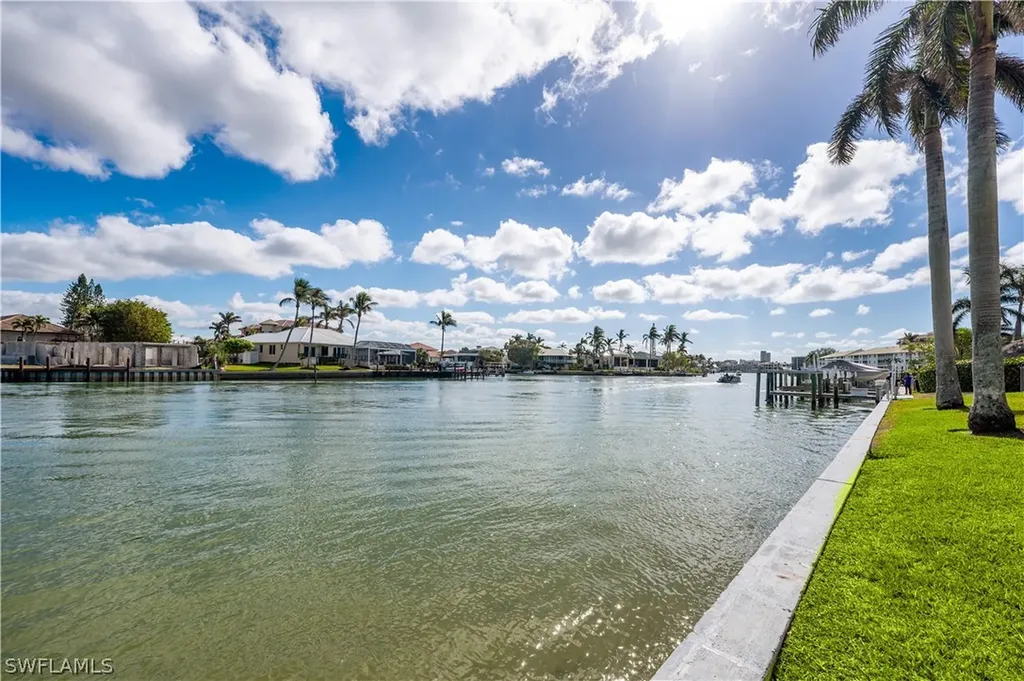 11118 Gulf Shore Drive Naples FL 34108